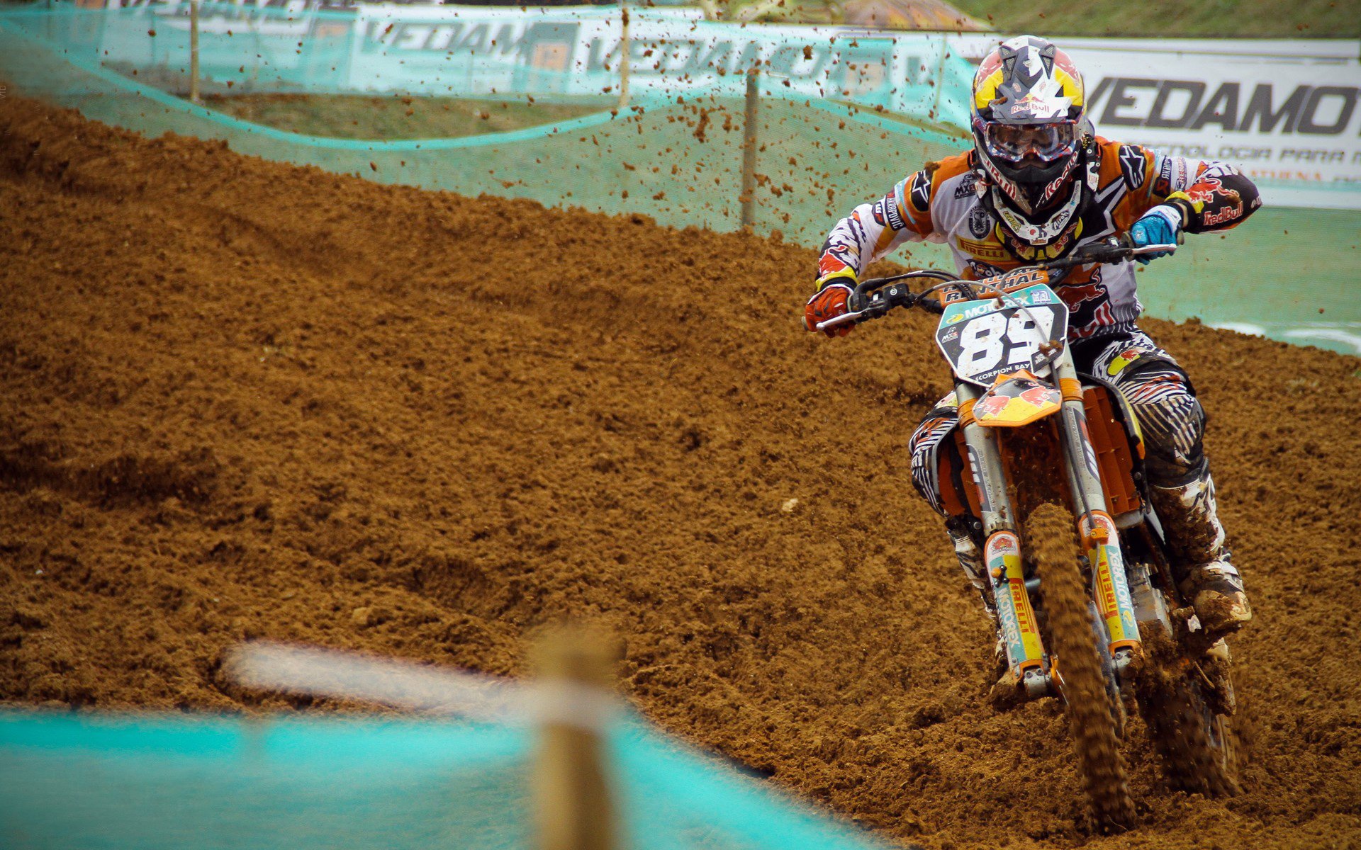 “未来速度，新能源激发新奇迹”——绿色引擎点燃激情赛场，绿色新能源大赛题目