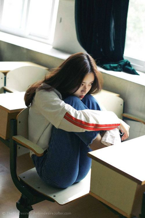 现场氛围火爆：观众热情支持喜爱球员