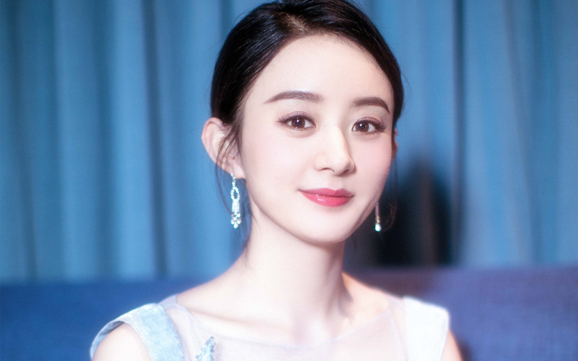 是否应加强青训期球员社交素养训练，青训球员标准