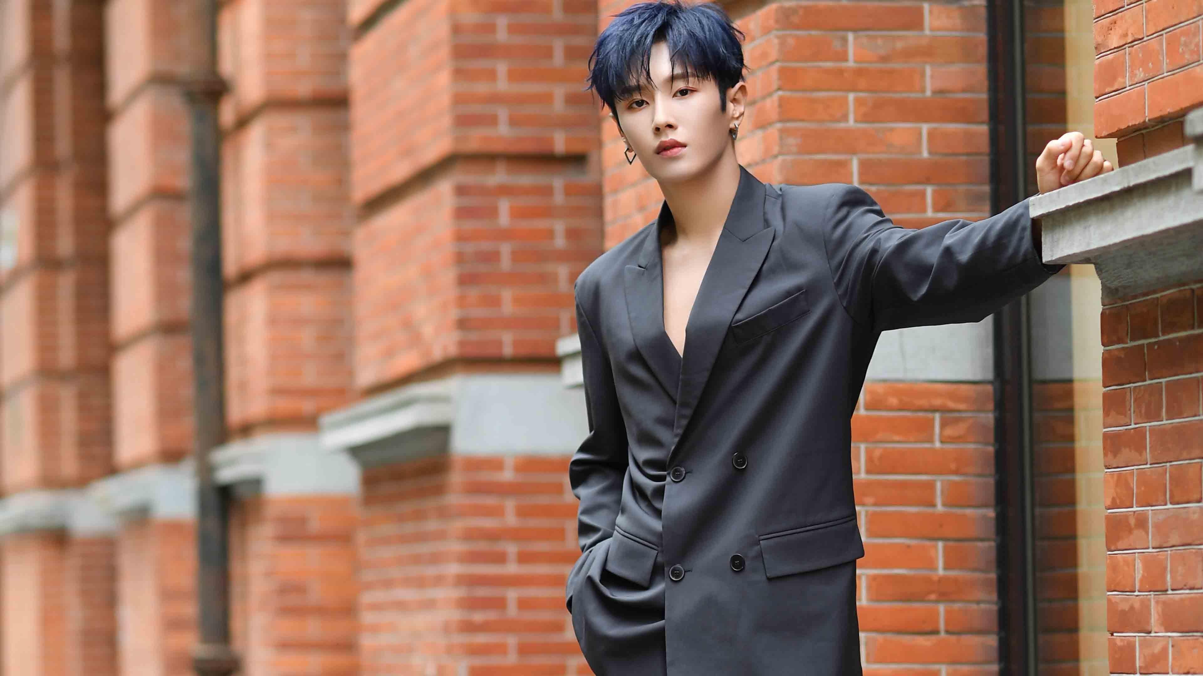 九游-篮网封闭训练营中重点演练半场压迫防守，篮网训练赛